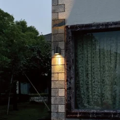 Buitenlamp Logan afgerond zwart IP44></noscript>Straluma New