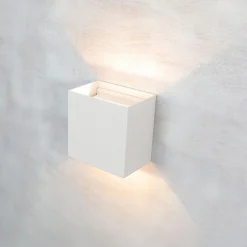 Buitenlamp rechthoekig wit IP65></noscript>Straluma Best