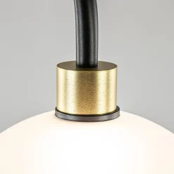 Chique vloerlamp zwart/goud met opaal glas></noscript>Straluma Outlet