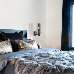 Chique wandlamp zwart met smoke glas cilinder></noscript>Straluma Hot