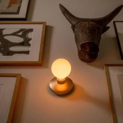 Dimbare wandlamp op batterij goud met frosted><noscript><img width=