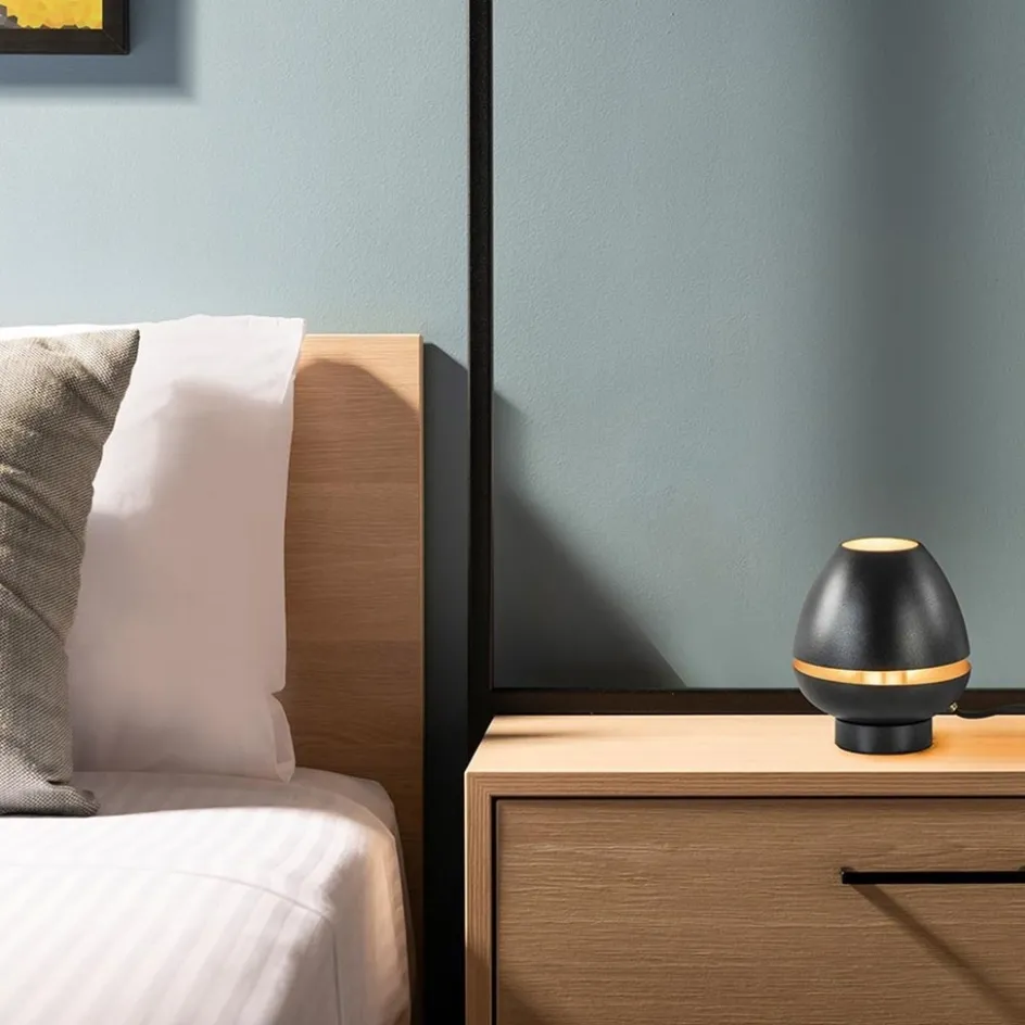 Elegante tafellamp mat zwart met goud accent>Straluma Outlet