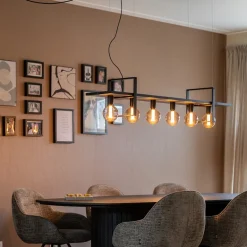 Grote hanglamp zwart frame met houten planken></noscript>Straluma Hot