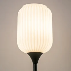 Hoge tafellamp zwart met wit glazen kap><noscript><img width=