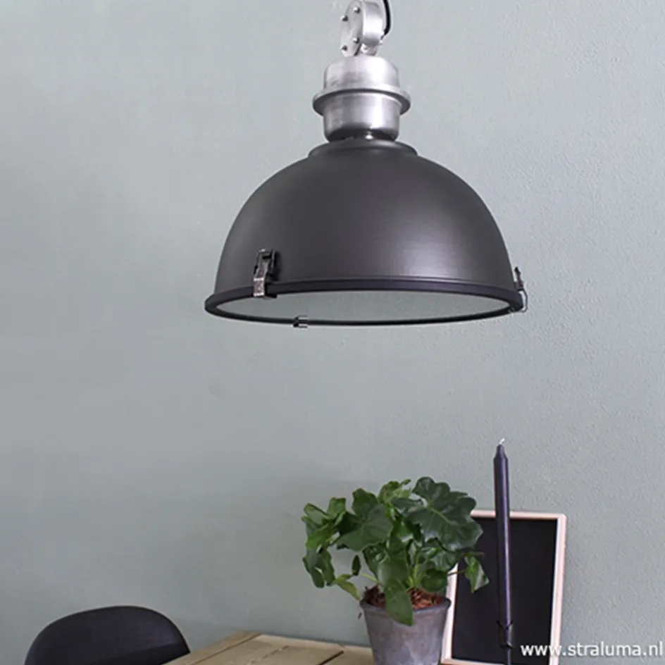 Industriele hanglamp zwart voor eettafel>Straluma Clearance