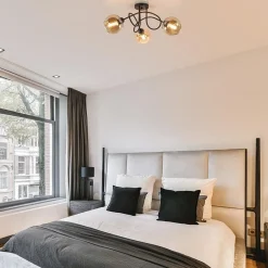 Klassieke plafondlamp 3-lichts met amber glas></noscript>Straluma Discount