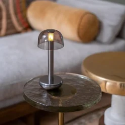 Luxe tafellamp op batterij dimbaar titanium/smoke></noscript>Straluma New