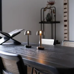 Luxe tafellamp op batterij dimbaar titanium/smoke></noscript>Straluma New