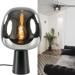 Mat zwarte tafellamp Mayson met smoke glazen kap></noscript>Straluma Hot