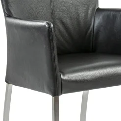 Moderne armstoel zwart leder met RVS poten><noscript><img width=