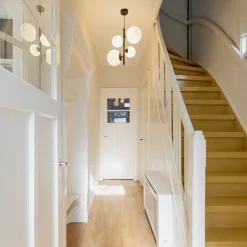 Moderne retro hanglamp zwart met witte bollen></noscript>Straluma Sale