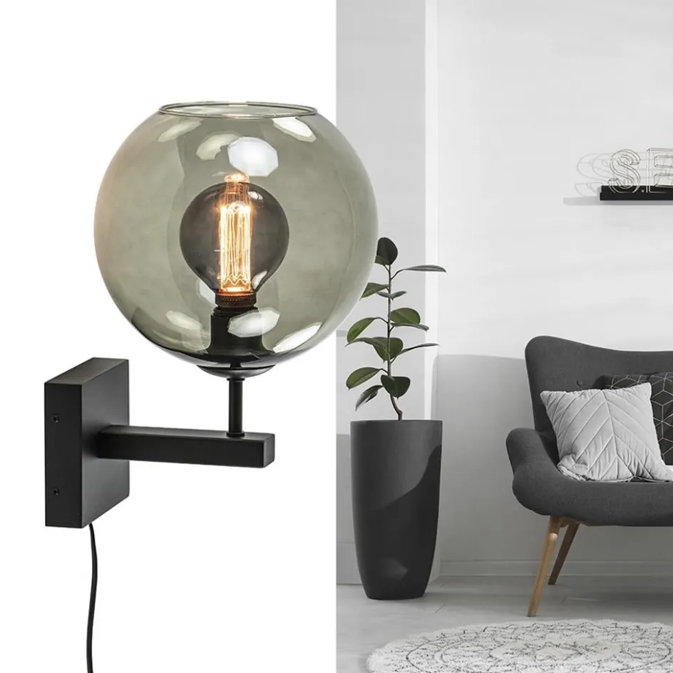 Moderne wandlamp met smoke glazen bol incl. snoer>Straluma