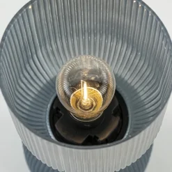 Phoebe kleine light and living tafellamp blauw-grijs op batterijen></noscript>Straluma New