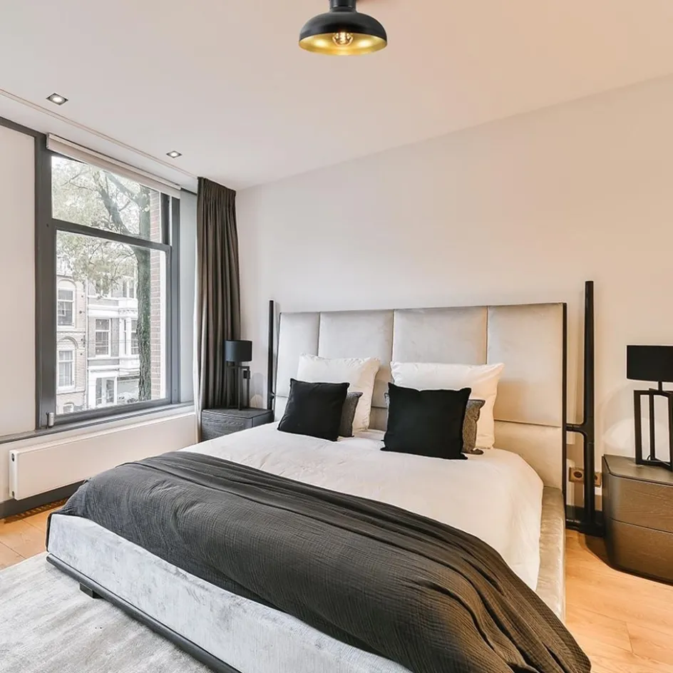 Plafondlamp zwart met gouden binnenkant>Straluma Discount