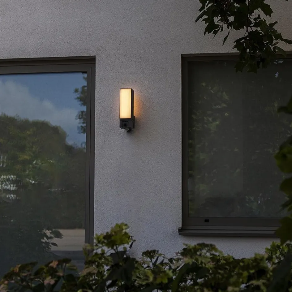 Rechthoekige LED buitenlamp met camera en bewegingssensor>Straluma