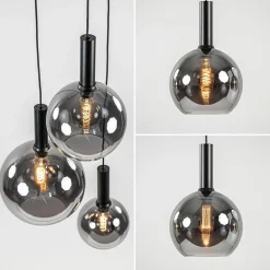 Ronde 3-lichts hanglamp met diverse smoke glazen kappen><noscript><img width=