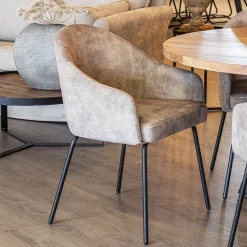 Stoffen armstoel sand met smalle metalen poot><noscript><img width=