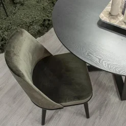 Stoffen eetkamerstoel groen met zwarte houten poot><noscript><img width=