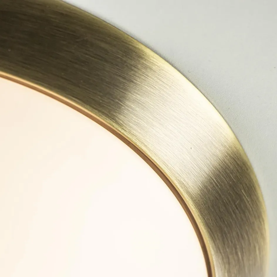 Strak klassieke plafonnière brons met mat wit glas>Straluma Discount