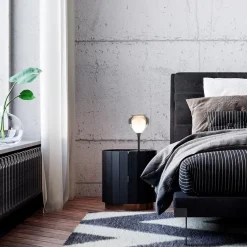 Strak klassieke tafellamp zwart met smoke glazen kap><noscript><img width=