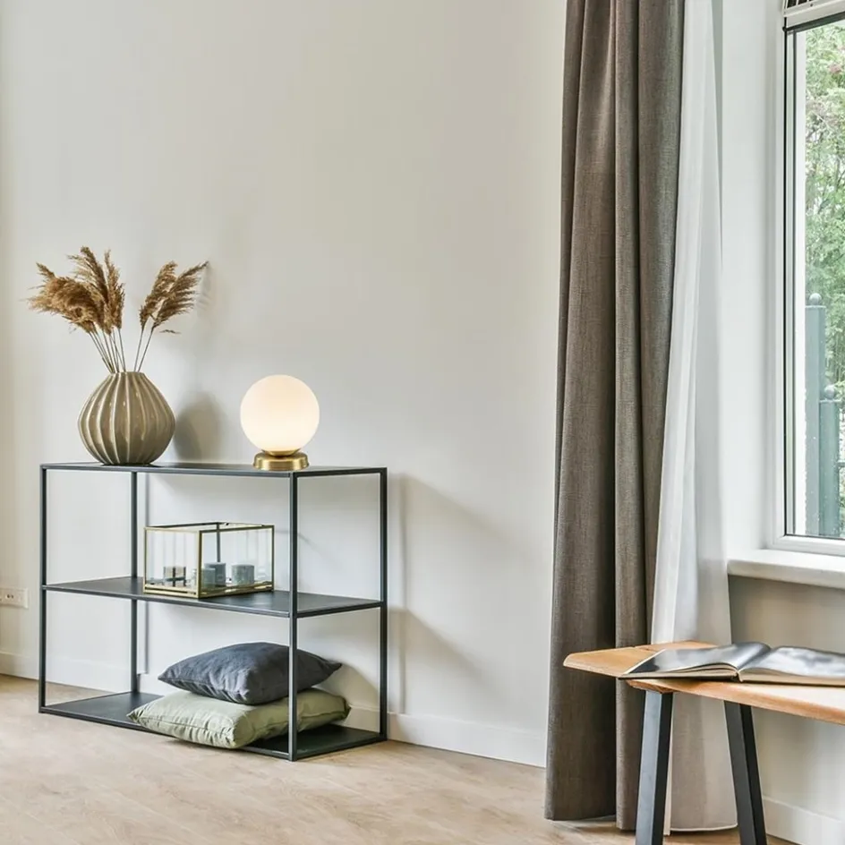 Strak klassieke tafellamp witte glazen bol met goud>Straluma Clearance