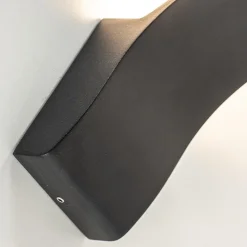 Strakke design LED buitenlamp zwart wand></noscript>Straluma Hot