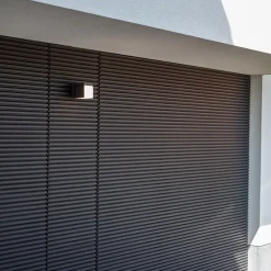 Verstelbare LED buitenlamp kubus donker grijs IP54></noscript>Straluma New