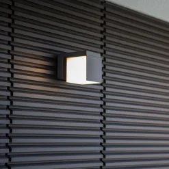Verstelbare LED buitenlamp kubus donker grijs IP54></noscript>Straluma New