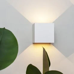 Vierkante buitenlamp wand wit IP54></noscript>Straluma Outlet