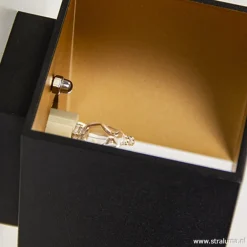 Wandlamp kubus zwart/goud></noscript>Straluma Outlet