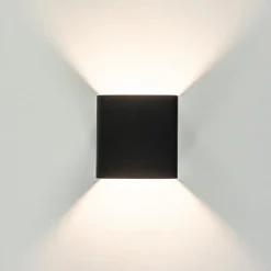 Wandlamp Stretto kubus zwart></noscript>Straluma Best