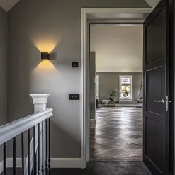 Wandlamp Stretto kubus zwart></noscript>Straluma Best