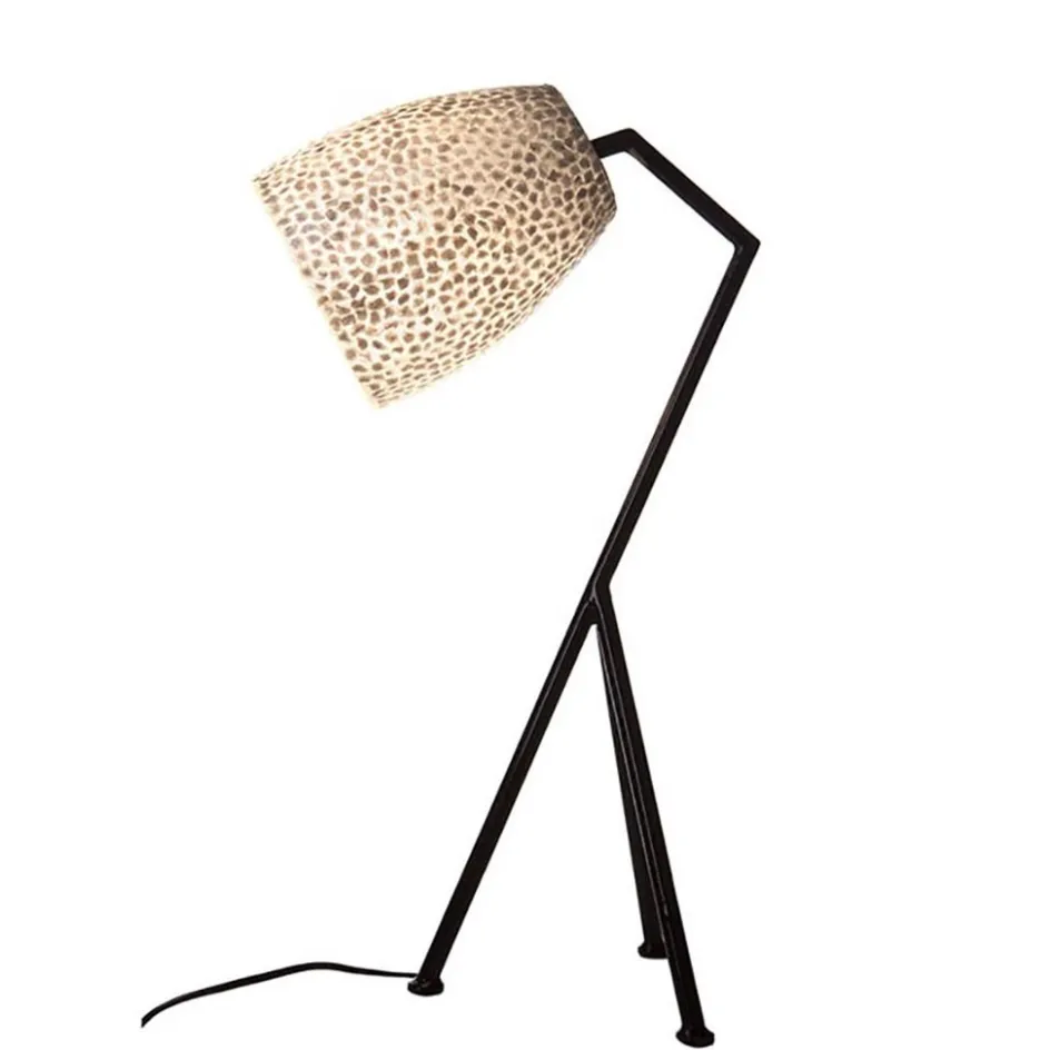 Zwarte driepoot tafellamp met witte schelpenkap>Straluma Hot