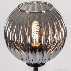 Zwarte vloerlamp met smoke glazen kap><noscript><img width=